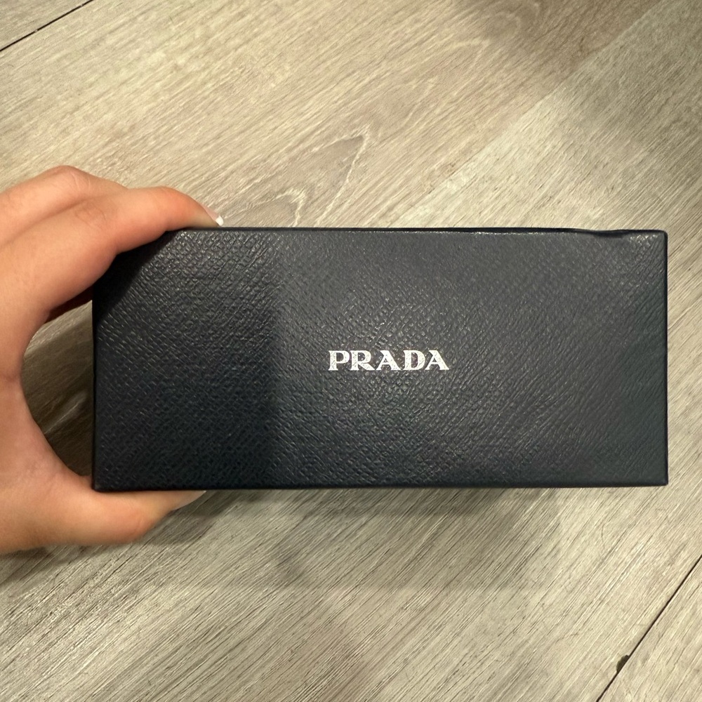 Prada Black Sunglasses Black Leather Holder Case